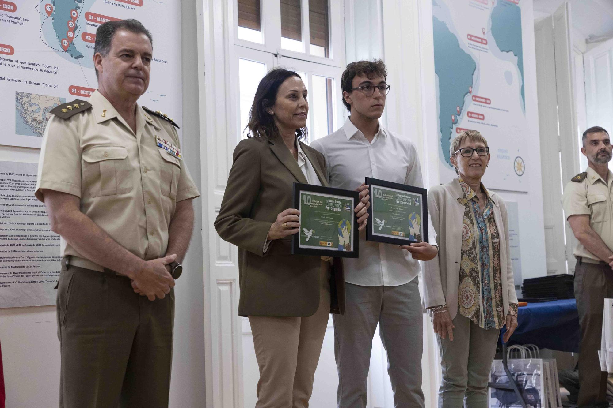 Premios Concurso Literario de Defensa