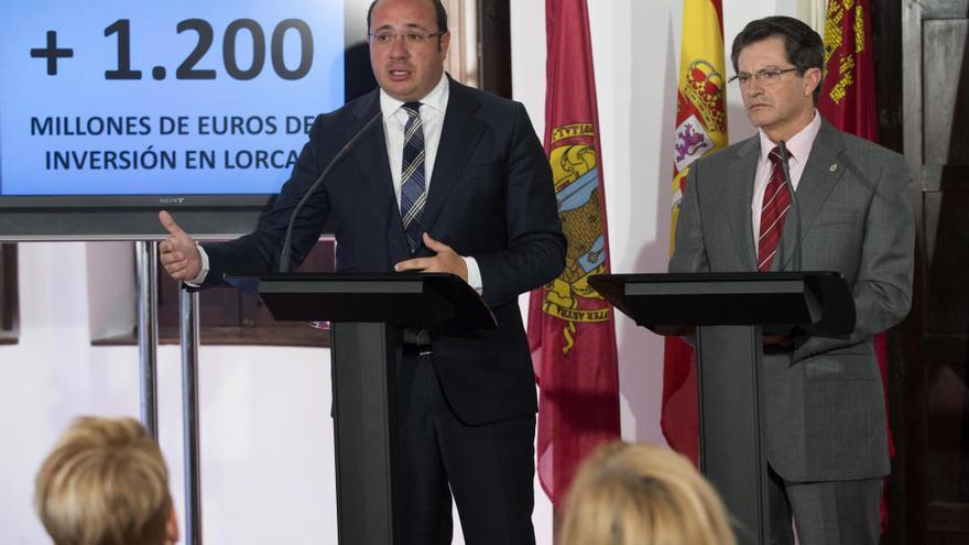 Pedro Antonio Sánchez y Francisco Jódar, hoy en el palacio Huerto Ruano de Lorca.