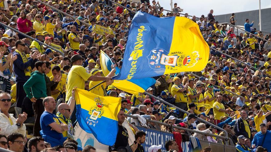 Aficionados de la UD Las Palmas, en una imagen de archivo Aficionados de la UD Las Palmas, en una imagen de archivo