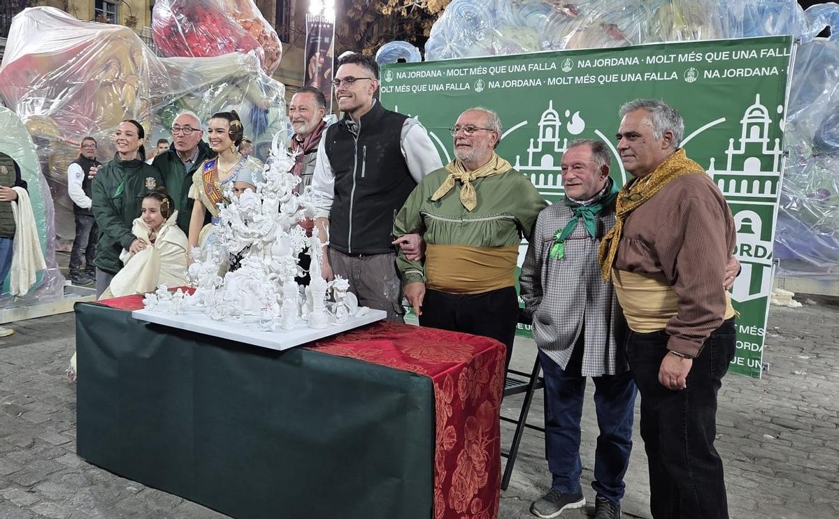 Anuncio de la renovación a pie de plaza