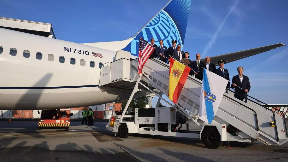 United Airlines inaugura la conexión directa entre Santiago y Nueva York tras la renovación de la pista de Lavacolla