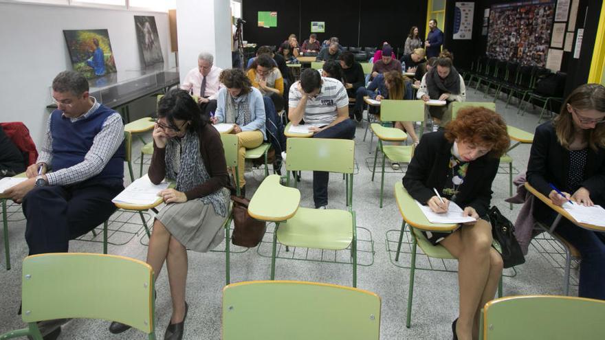 Un examen en la Escuela Oficial de Idiomas de Alicante