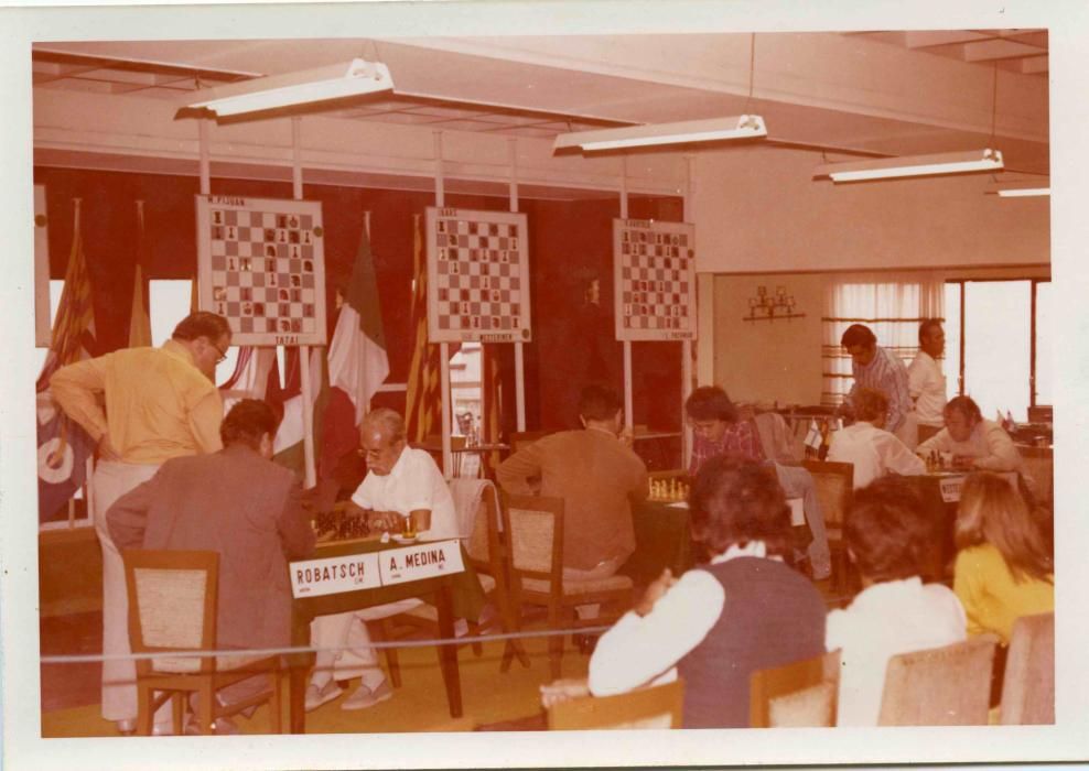 Primer Torneig Internacional d'Escacs Costa Brava a l'Hotel Piscina de Port Salvi de Sant Feliu de Guíxols el 1973