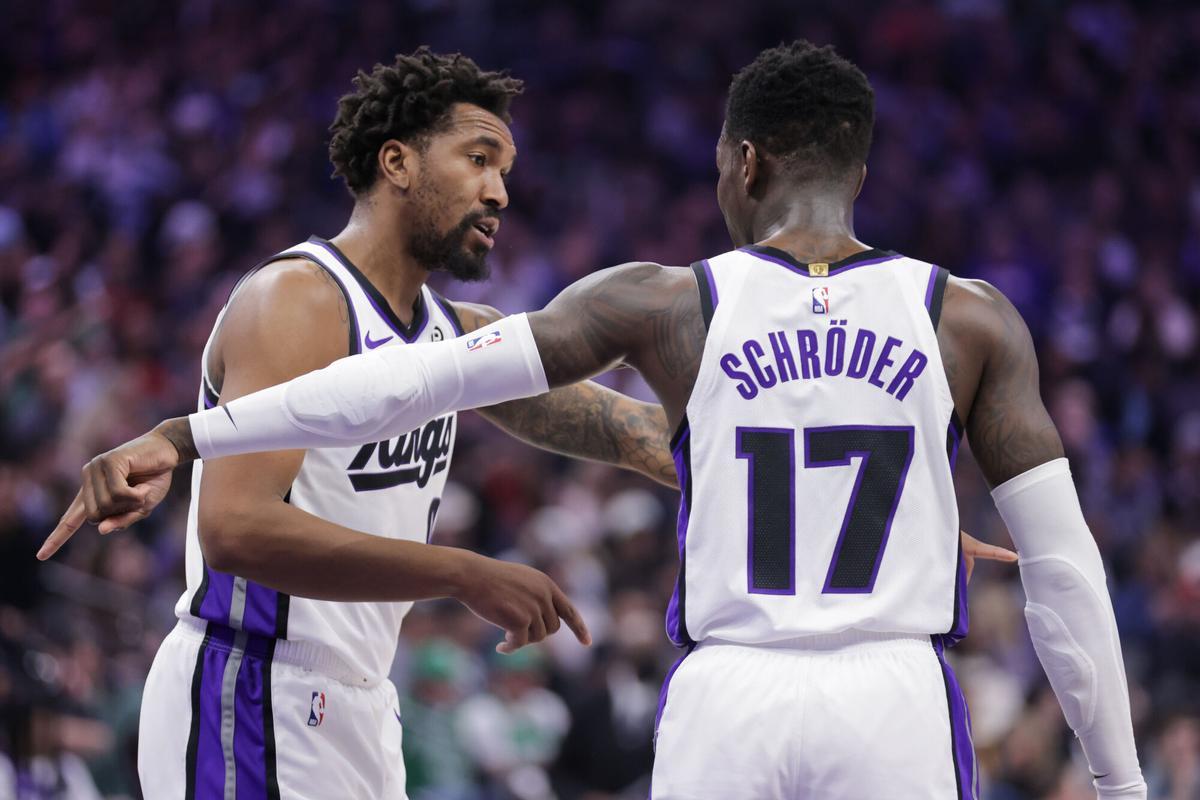 Schroder, junto a Malik Monk, en un partido de los Kings