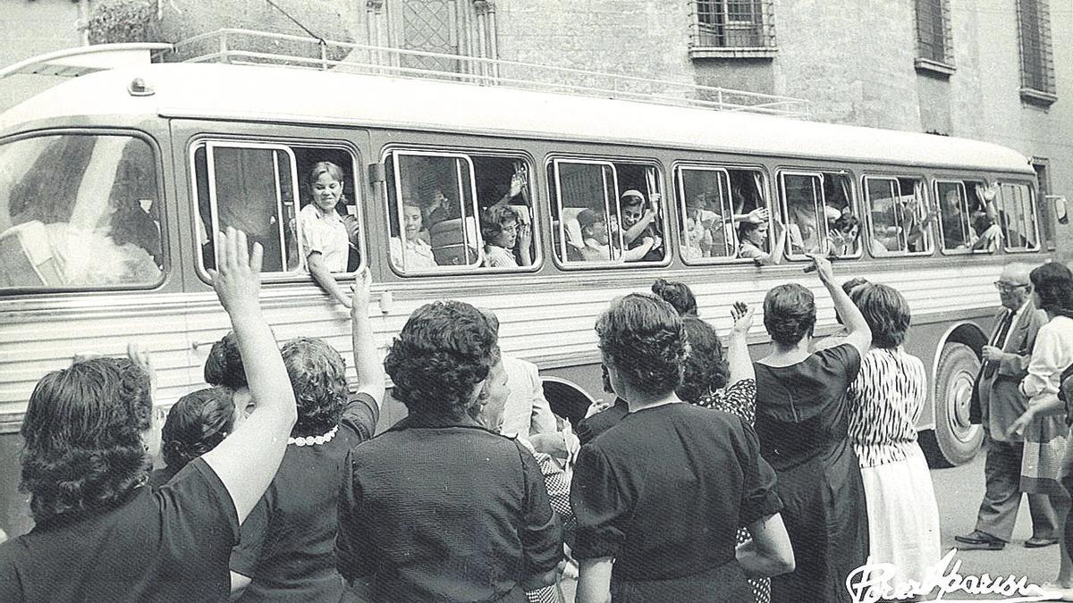 Cáritas València recorre els seus 60 anys en una mostra