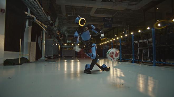 Hyundai enseña a marcar goles a un robot mediante inteligencia artificial