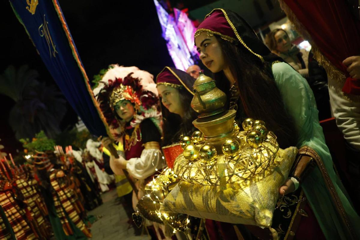 La Cabalgata de los Reyes Magos reparte ilusión por las calles de Córdoba