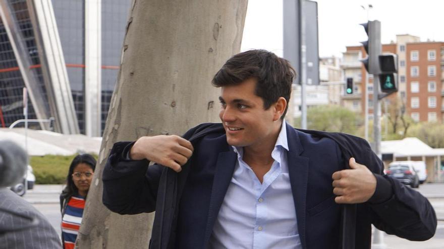 La orden de arresto a Vito Quiles es por un "bulo" sobre un asesor de Montero