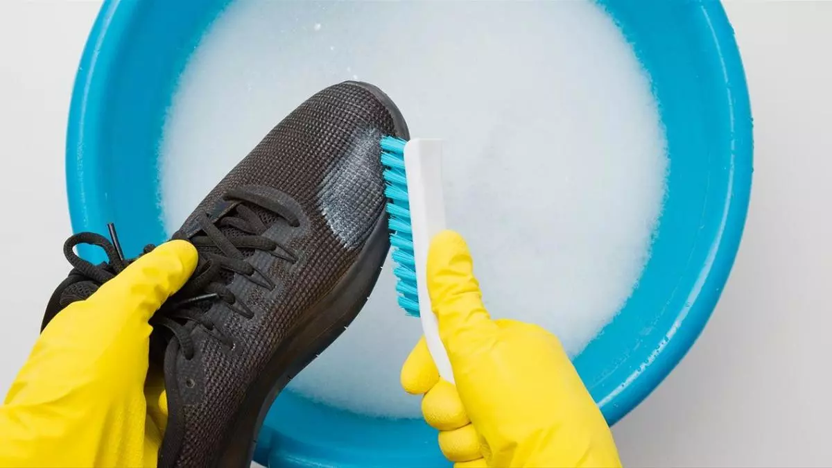 Los trucos definitivos para la limpieza de calzado según su tipo