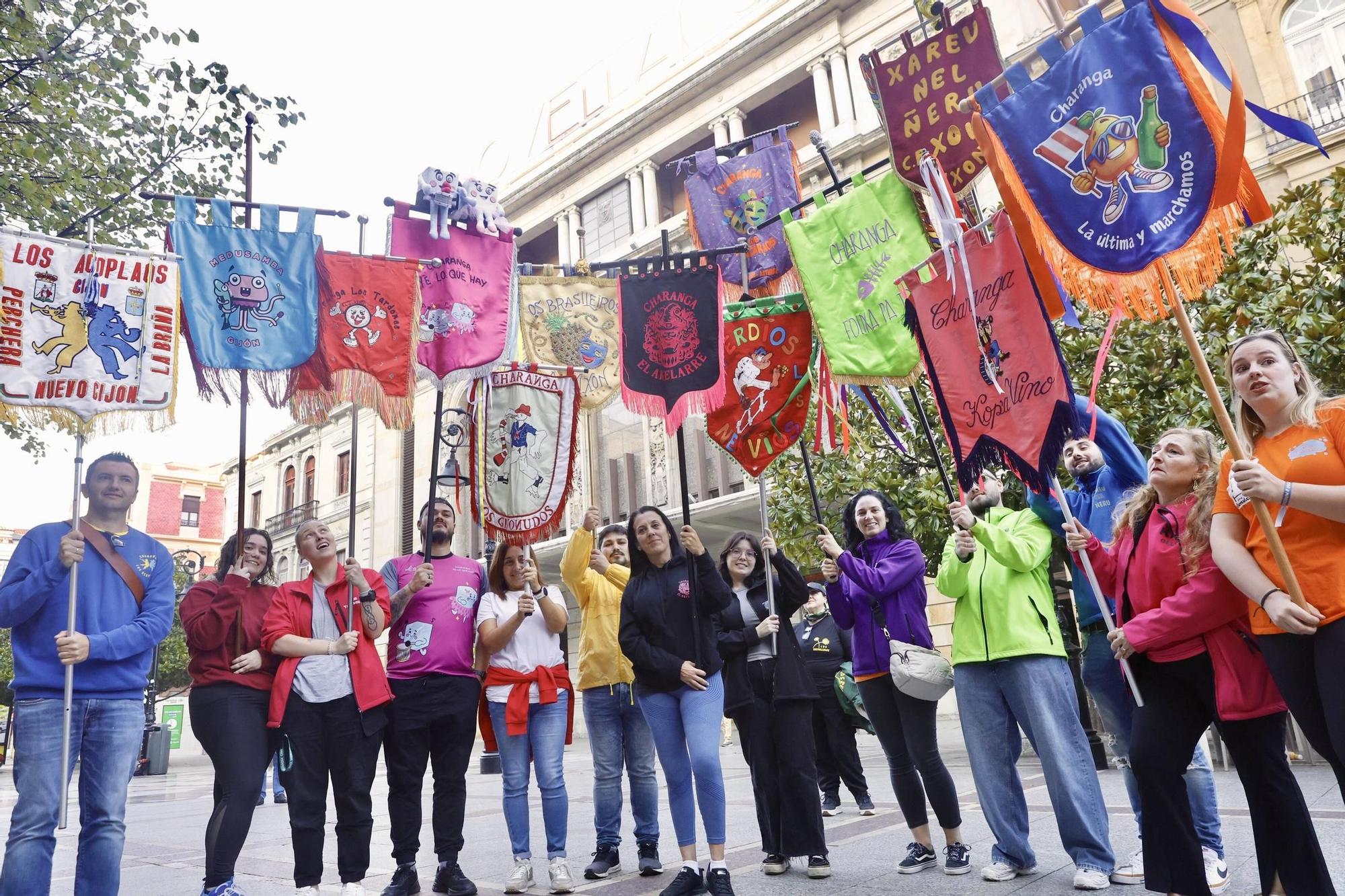 Las charangas del Antroxu de Gijón, tajantes ante su conflicto con el Ayuntamiento: "Un único lugar de ensayo es inviable" (en imágenes)