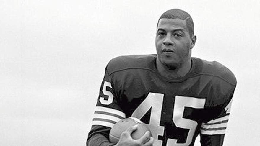 Ernie Davis, en una imagen durante su etapa universitaria.