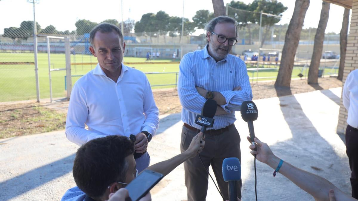 El presidente del Real Zaragoza, Christian Lapetra, y el vicepresidente, Fernando Sainz de Varanda, este miércoles en la Ciudad deportiva.