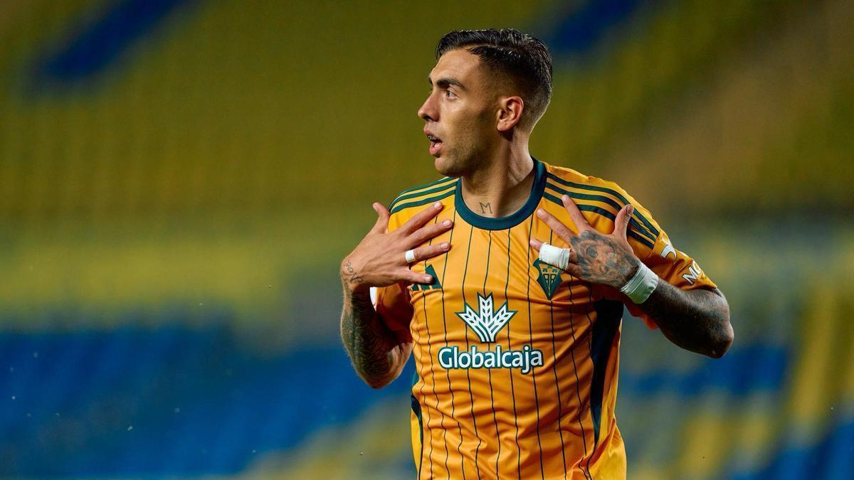 Jefté festeja su tanto en el Gran Canaria con el Albacete.