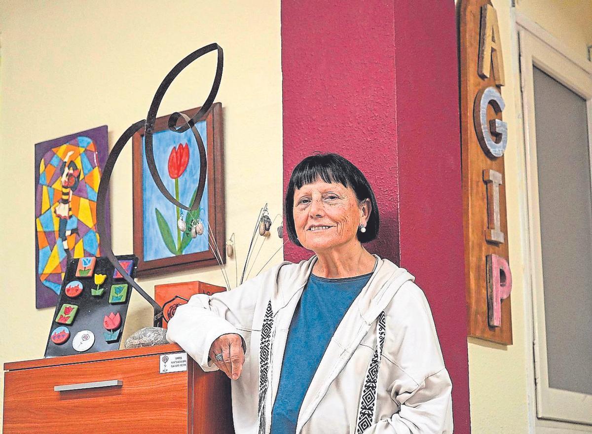 Victòria Saget, a la seu de l’Associació Gironina de Parkinson, al centre de Girona.