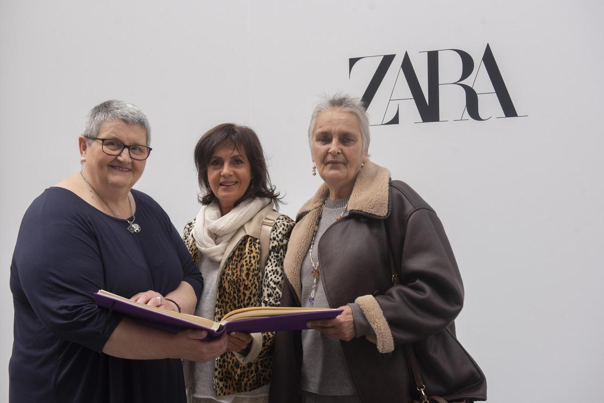 Elizabeth, Menchuy y Mariví, tres de las primeras dependientas del primer Zara de Juan Flórez.