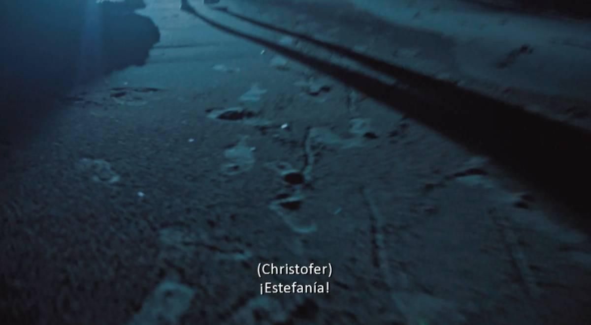 Christofer corre desconsolado por la playa al grito de ¡Estefaníaaa!