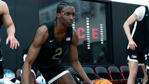 Dame Sarr, en uno de los primeros entrenamientos previos al Nike Hoop Summit