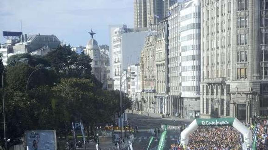Imagen de la salida de una carrera en A Coruña. / carlos pardellas