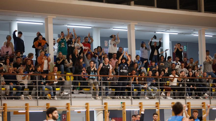 Triples solidarios contra el cáncer infantil en el partido del Class Sant Antoni de este fin de semana