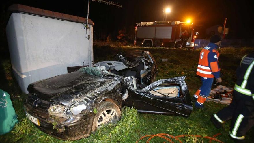 Un joven fallece tras salirse su coche de la vía en Arbo