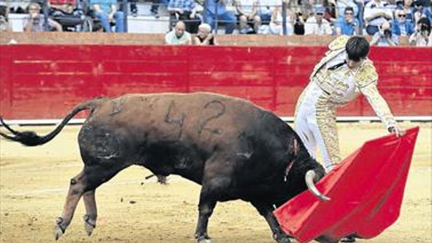 El palco roba una oreja a un sólido Abel Valls