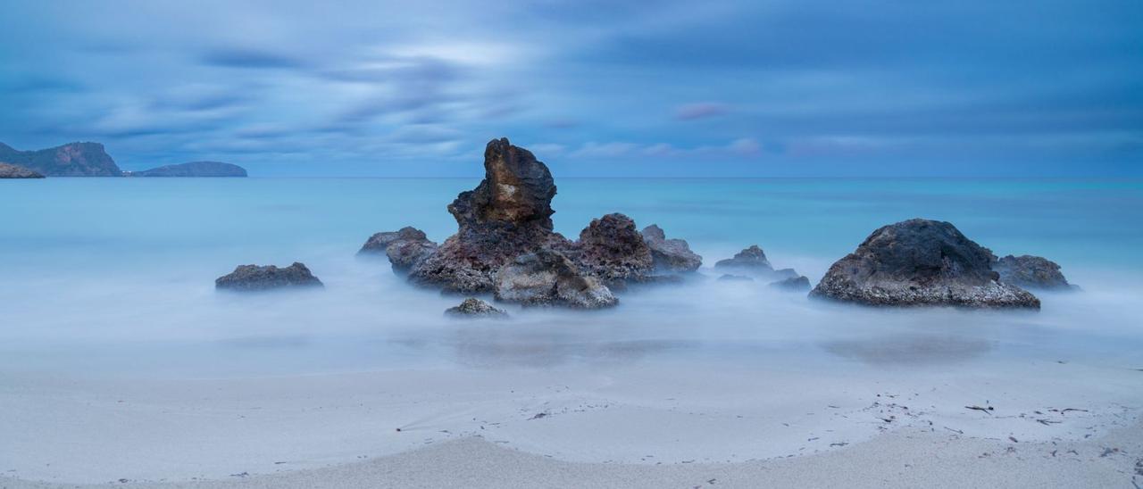 Las rocas más destacadas
de Cala Nova. CAT.