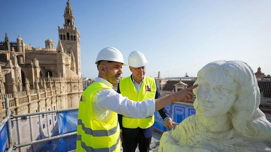 La restauración de José de León del monumento de la Inmaculada Concepción: así recupera Sevilla la escultura de la Plaza del Triunfo