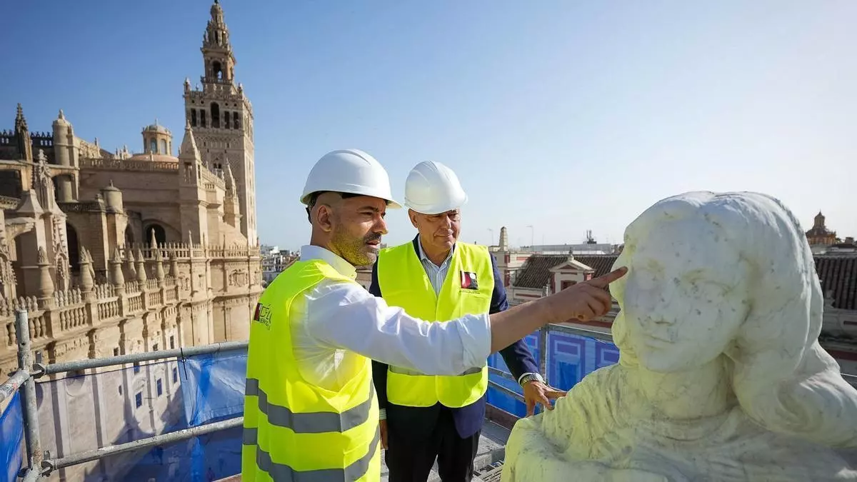 La restauración de José de León del monumento de la Inmaculada Concepción: así recupera Sevilla la escultura de la Plaza del Triunfo