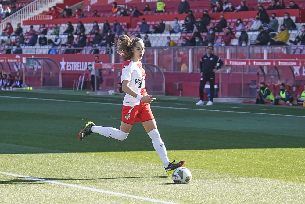 L'afició gaudeix del retorn a Montilivi amb el Girona femení