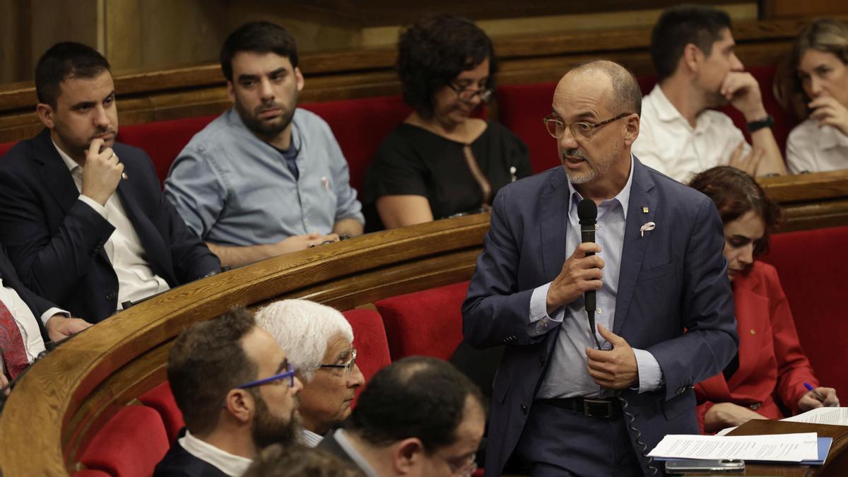 Barcelona 19/10/2022 Política Sesión en el Parlament En la foto, el conseller Carles Campuzano Foto de Ferran Nadeu