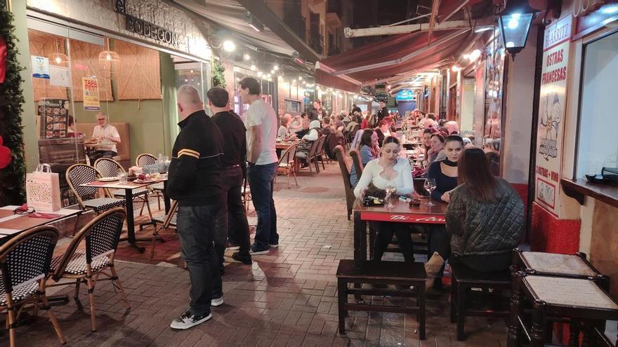 Los seguidores del Benidorm Fest copan restaurantes y locales de comida rápida