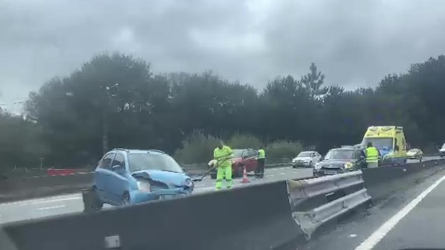 Dos accidentes colapsan la A-55 en el mismo punto a la altura de Mos