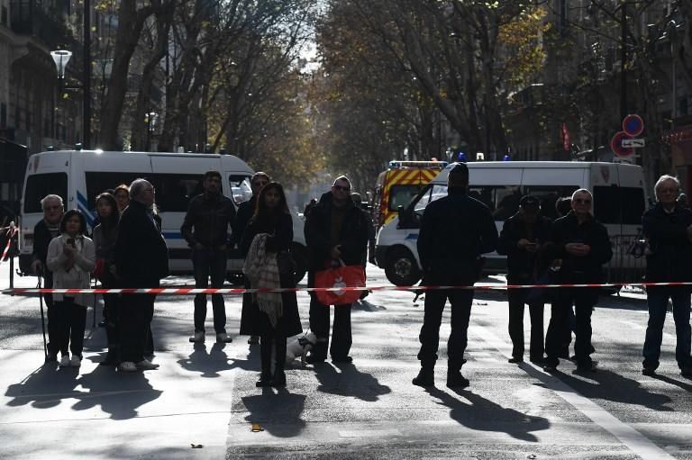 Francia homenajea a las víctimas del 13-N