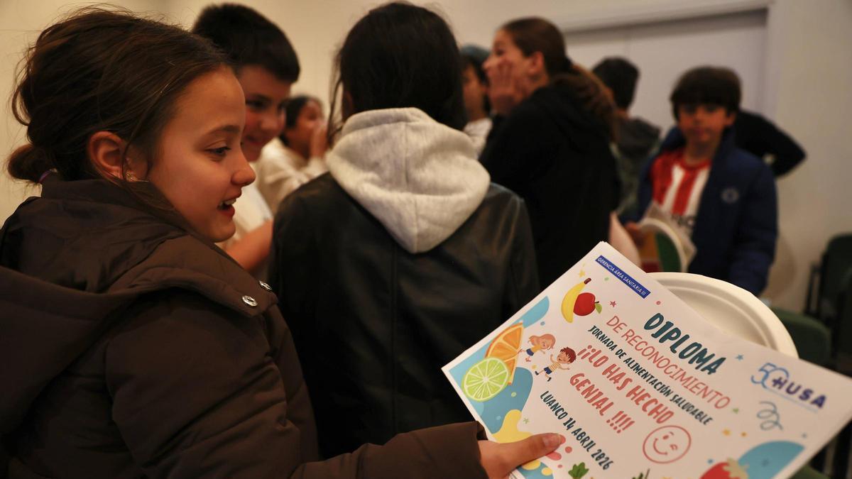 EN IMÁGENES: Luanco acoge un taller sobre alimentación saludable dentro del marco de los 50 años del HUSA