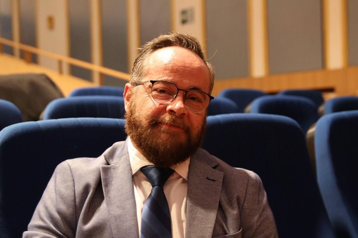 Fotos de entrevista y de la charla de Antonio Praena