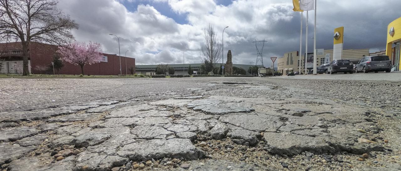 Ermita de San Lázaro. Su pavimentación será la más costosa del plan.