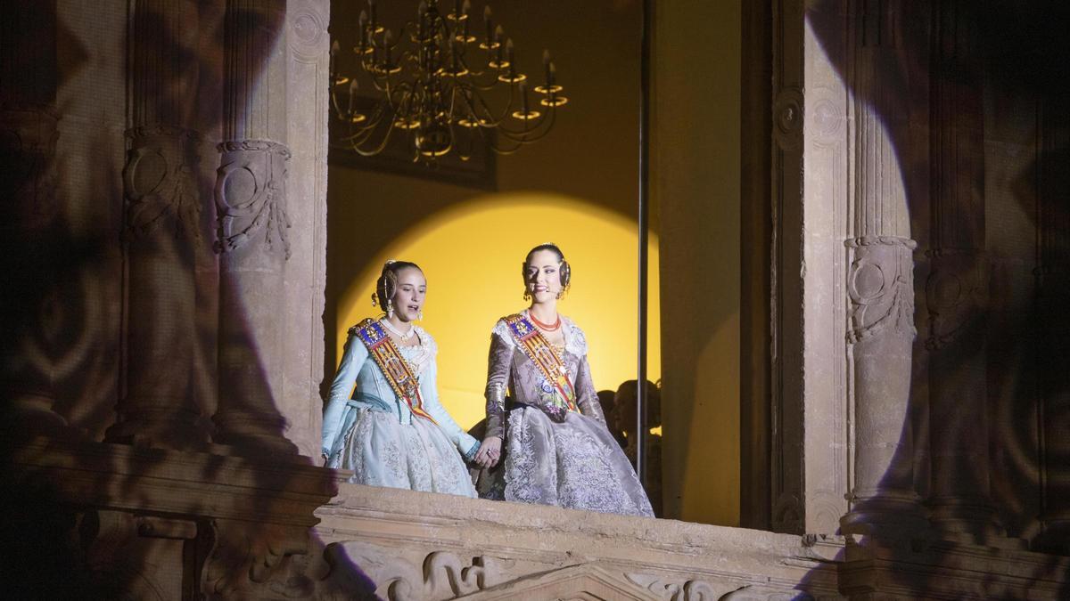 Las Fallas de Xàtiva iluminan la fachada del antiguo hospital con la Crida de 2024