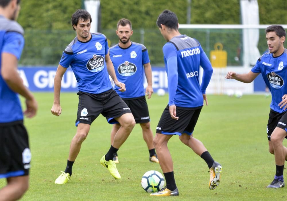 Sesión de entrenamiento previa al primer encuentro de pretemporada, ante el Racing Villalbés