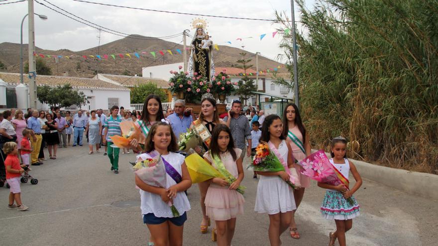 Procesión para despedir las fiestas patronales de Góñar