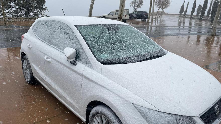 Las imágenes del temporal de nieve, granizo y lluvia en Castellón