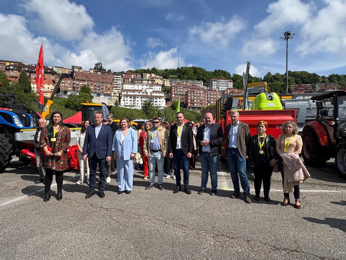 Lleno en el primer día de la Feria de Muestras de Tineo Lleno en el primer día de la Feria de Muestras de Tineo