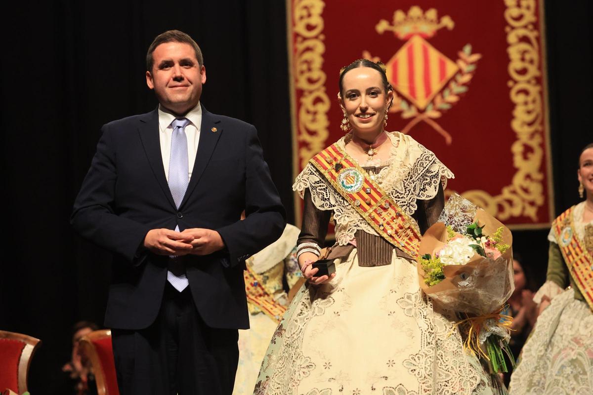Galeria de fotos de l'homenatge a la reina i dames de les festes del 2025 a Vila-real