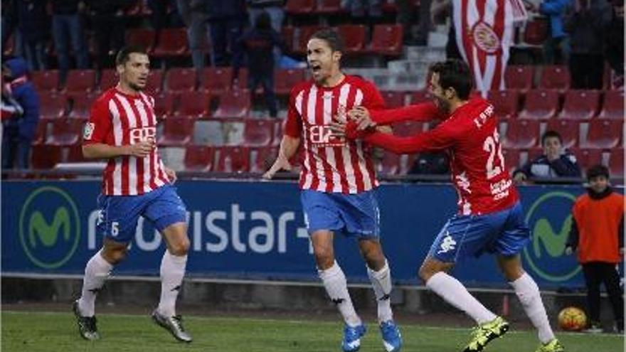 Granell, Mata i?Kiko Olivas celebren un dels gols del Girona al Ponferradina de fa quinze dies.