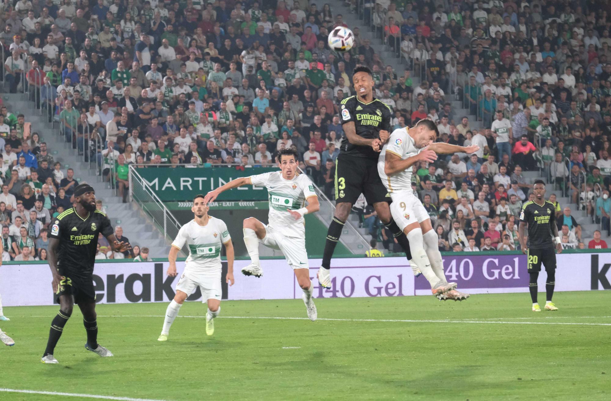 ¿Estuviste en el Martínez Valero? Aquí las mejores imágenes del Elche - Real Madrid