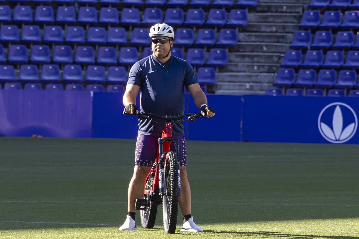 Ronaldo pensará: ¡En qué momento! Cumple su promesa e inicia el Camino de Santiago en bici...eléctrica