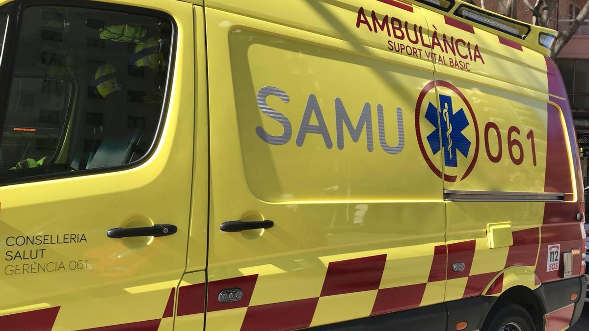Una ambulancia del SAMU 061.