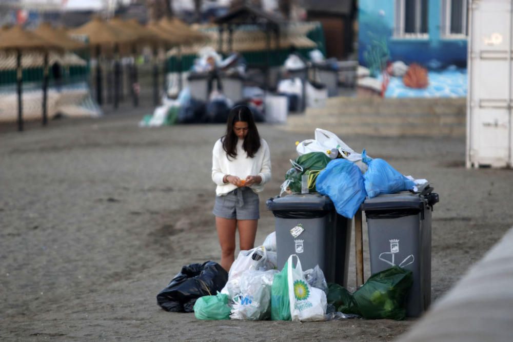 Así quedaron las playas tras la Noche de San Juan.