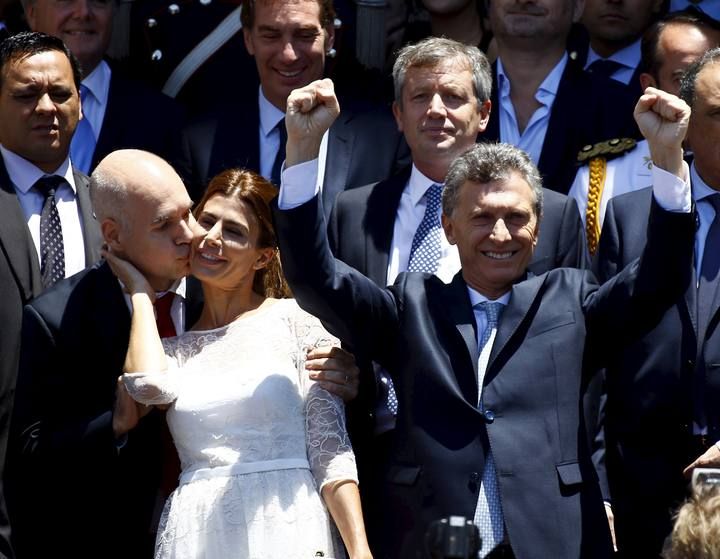 Macri jura como nuevo presidente de Argentina