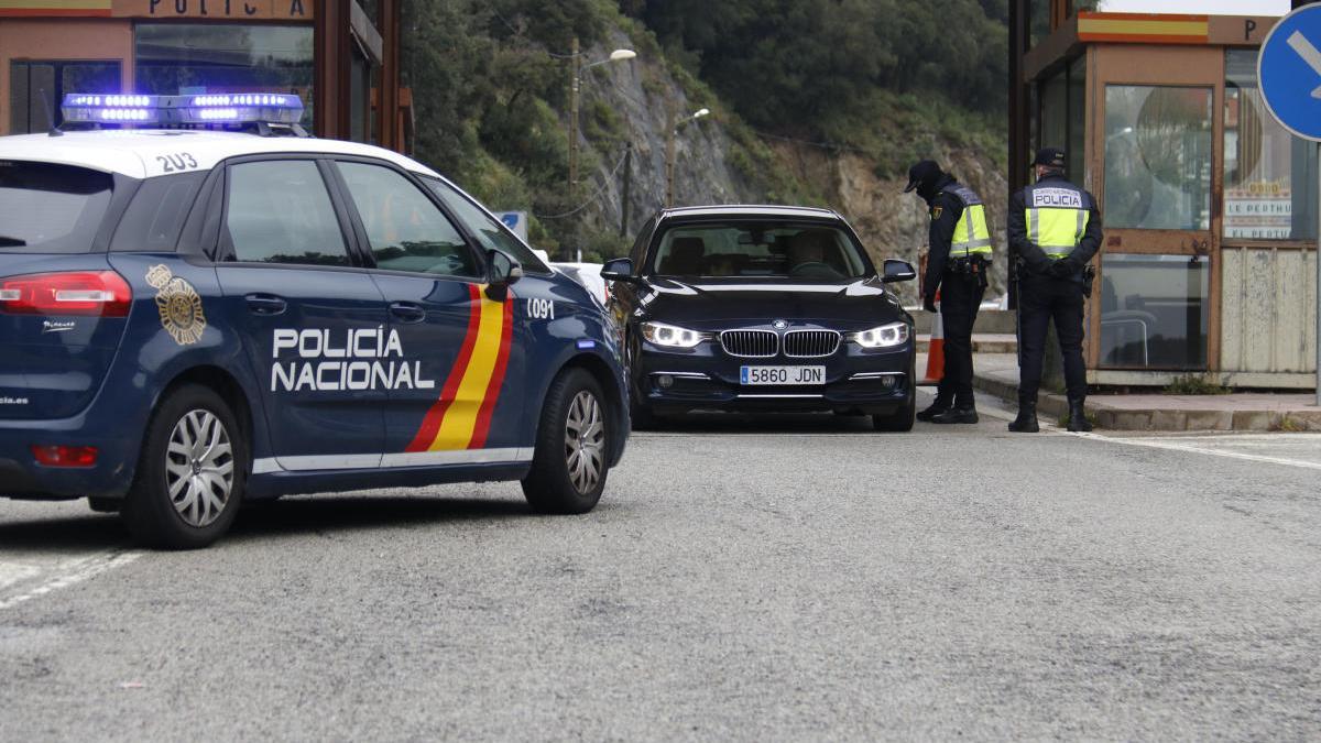 Un control en un turisme espanyol que vol creuar la frontera al Pertús