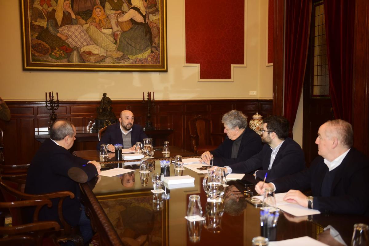 Reunión de esta mañana en María Pita de la comisión de seguirmiento de la candidatura de A Coruña al Mundial 2030